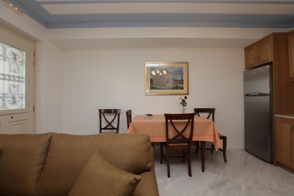Avgerinos Hotel Kampochora  Bilik gambar