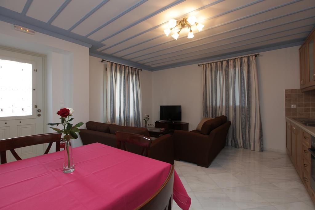 Avgerinos Hotel Kampochora  Bilik gambar